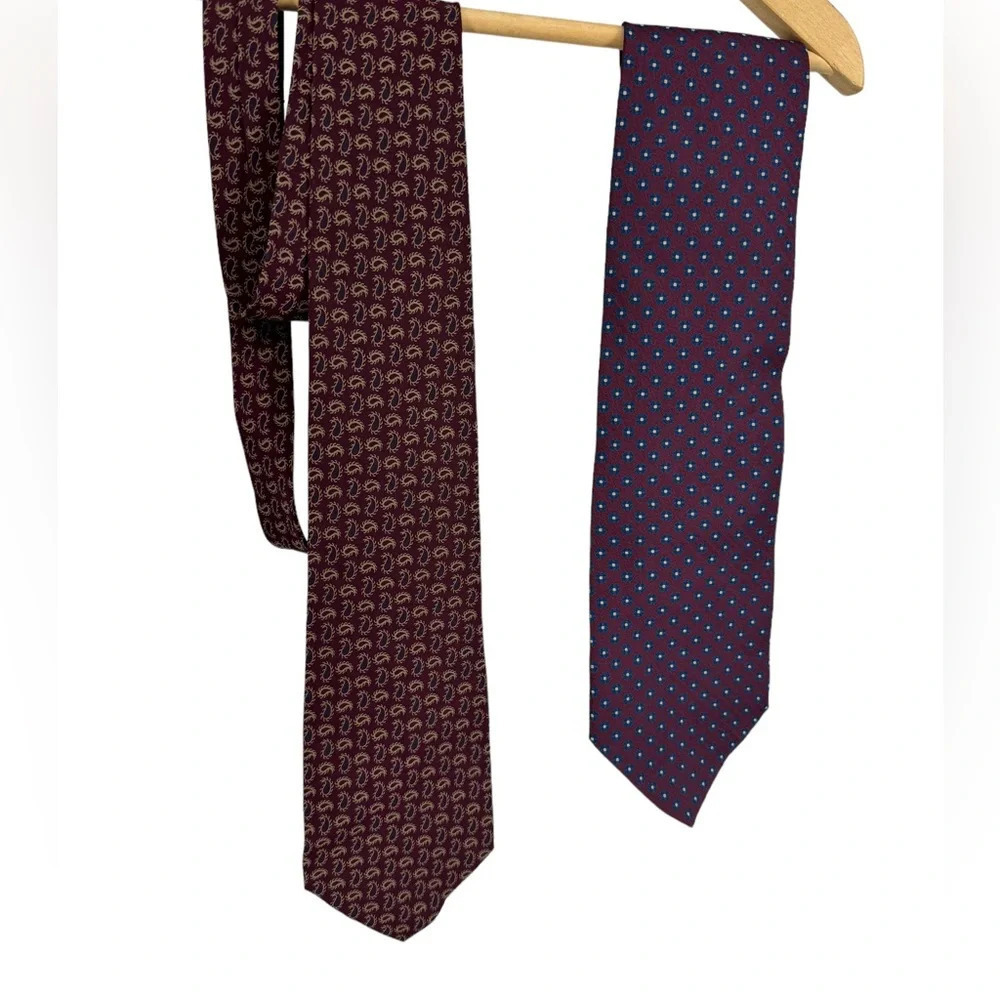 2 vintage Giorgio Armani silk ties Cravatte. Maroon paisley and floral